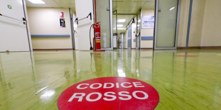 Operatore sanitario ricoverato a Brescia