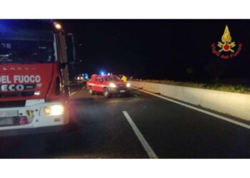 Incidente nella notte sulla collina. Illeso il passeggero