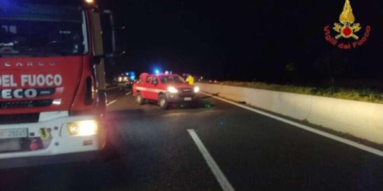 Incidente nella notte sulla collina. Illeso il passeggero