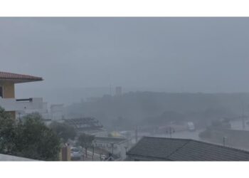 Acquazzoni e forti raffiche vento ma non si registrano danni