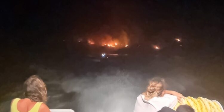 L'intervento dei mezzi via mare