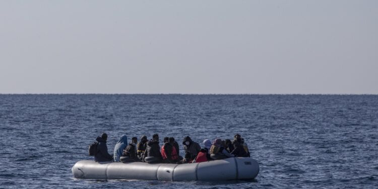 Tentavano di raggiungere illegalmente le isole greche nell'Egeo