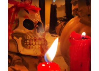Nel Napoletano. Cartomante web alla vittima: "Paga o sacrificio"