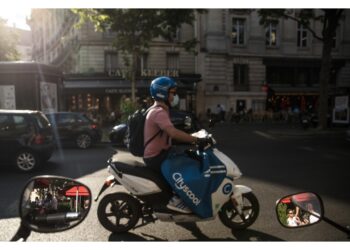 Dal 1 settembre scooter fermi a pagamento