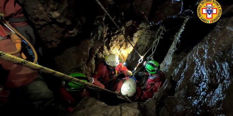 Le operazioni di soccorso sono durate alcune ore