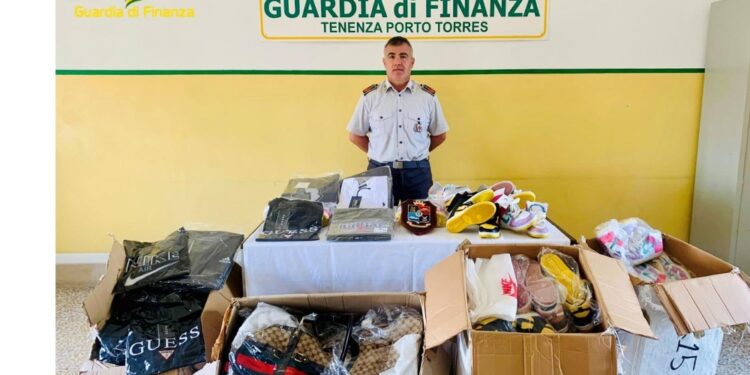 Gdf P.Torres sequestra 20mila capi contraffatti di note griffe
