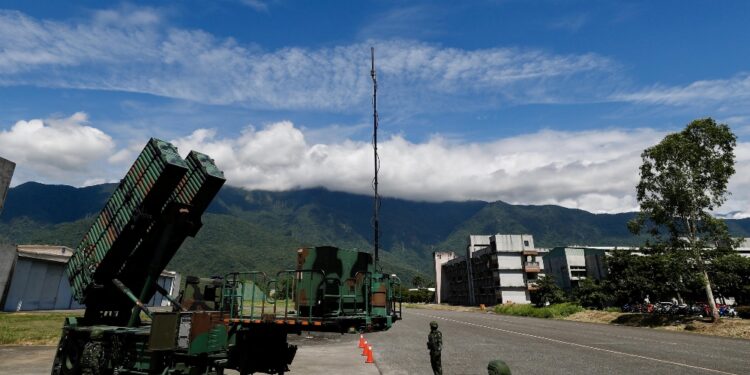 Con la crescente minaccia militare della Cina intorno all'isola