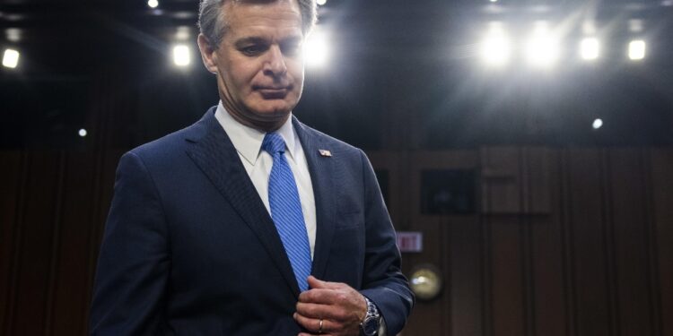 Wray non commenta la perquisizione dei suoi agenti in casa Trump