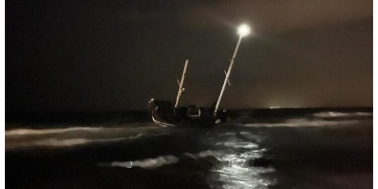 Intervento Guardia costiera a Baccu Mandara e Torre delle Stelle