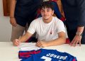 Fabregas Junior al momento della firma con il Chiasso