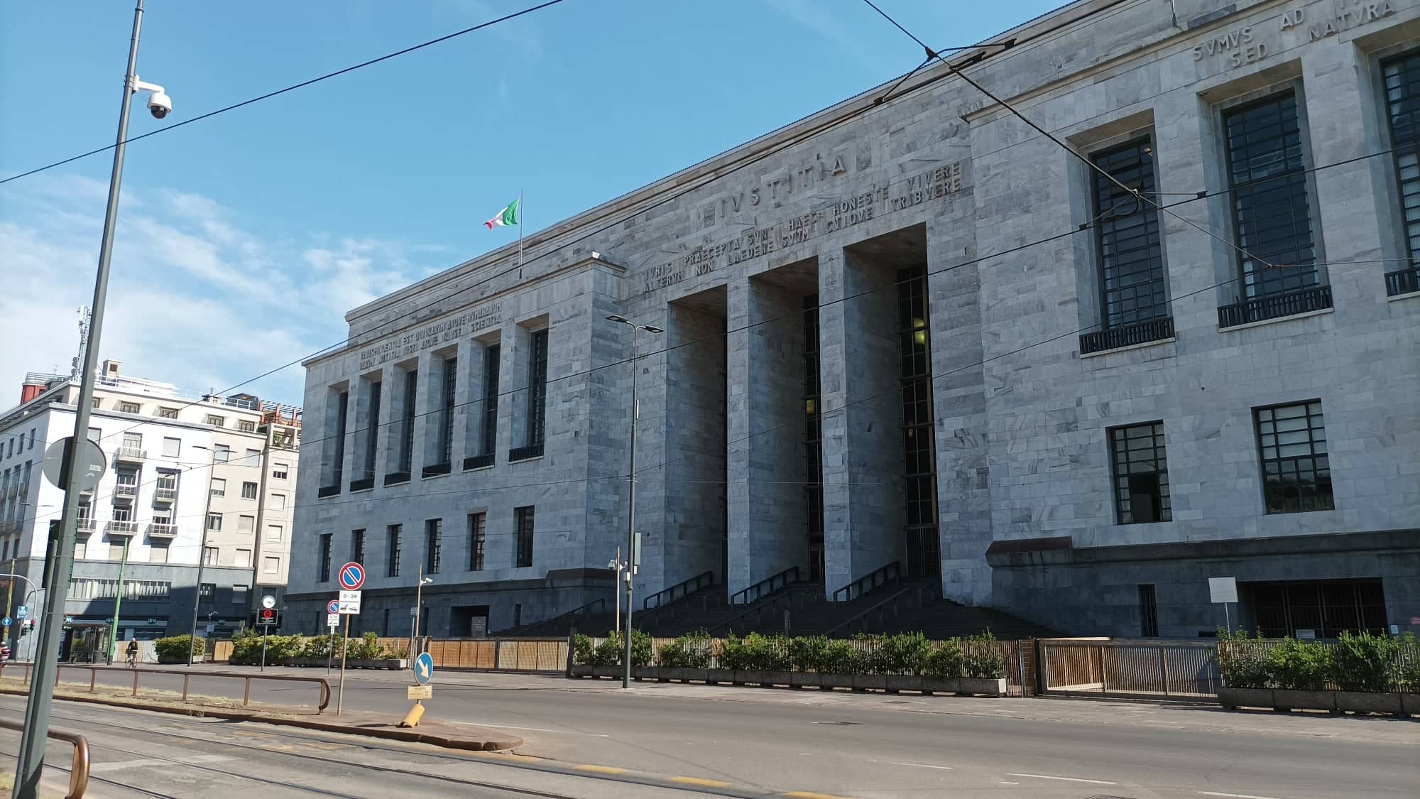 Terremoto a Milano, trema Como. Chiesto l’arresto per un manager coinvolto nei progetti stadio, rugby e Muggiò
