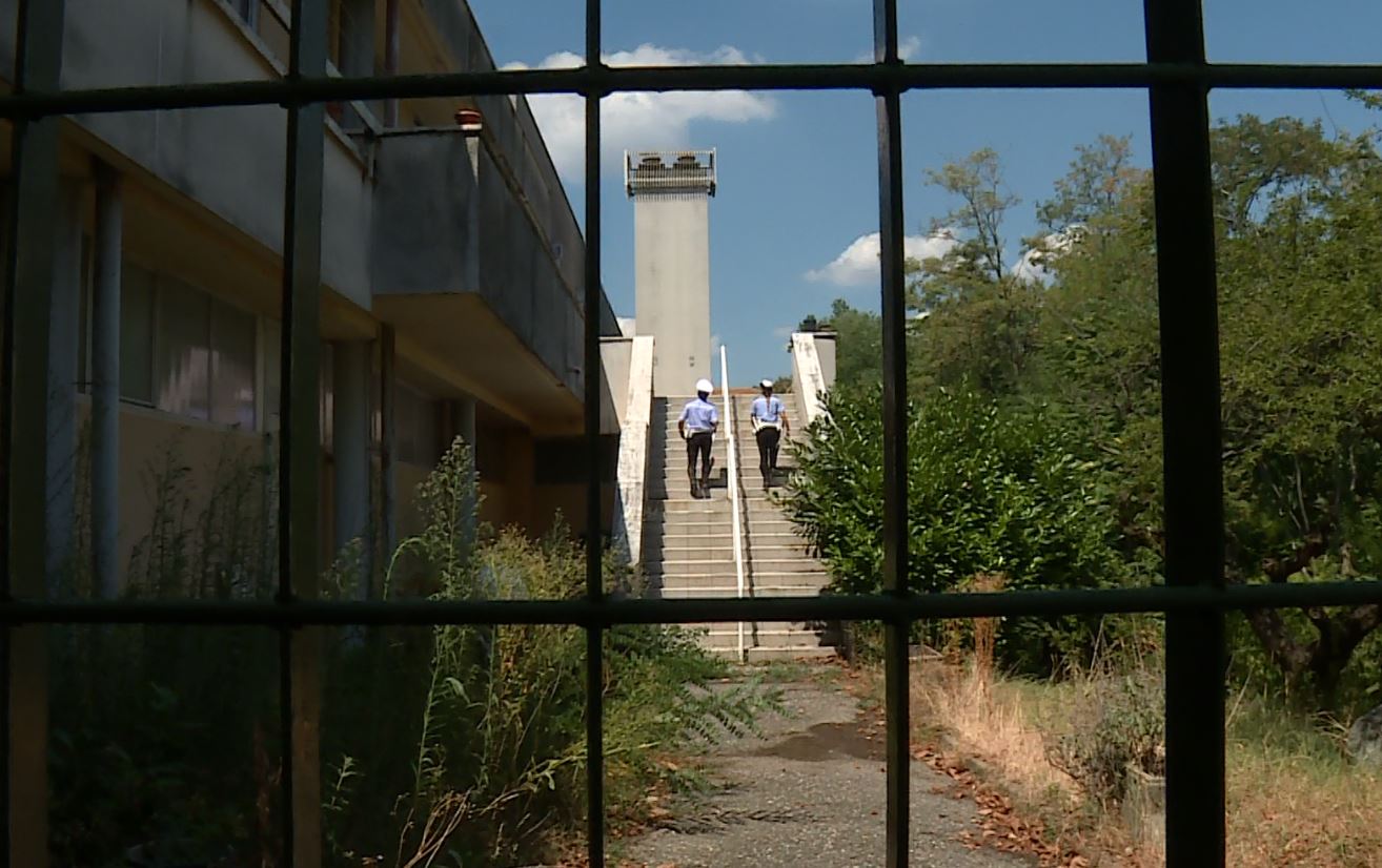 Piscina di Muggiò, cavi tranciati. Sopralluogo del sindaco. Il caso in procura