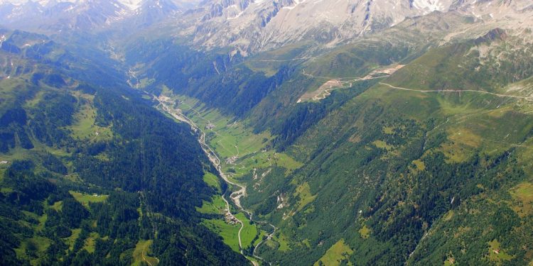 gastronomia e attenzione all'ambiente mangia e cammina sugli alpi in valle Bedretto