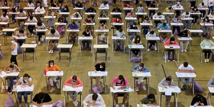 Si partecipa dal penultimo anno superiori
