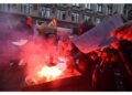 Protesta del 'Comitato Teleriscaldati davanti alla sede di Iren