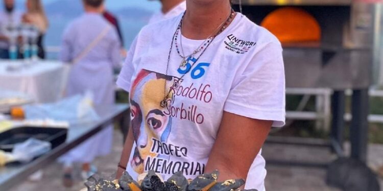 Emy Scarpa vince Trofeo Sorbillo con omaggio a Regina