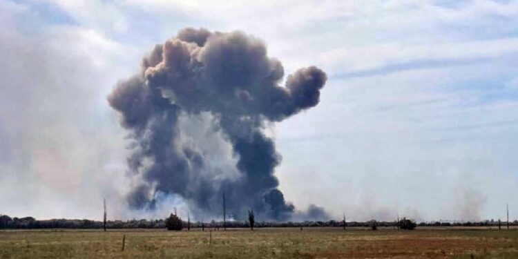 'Dieci aerei da guerra di Mosca distrutti all'aeroporto di Saki'