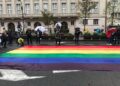 Percorso deviato dalla polizia. Diversi incidenti subito sedati