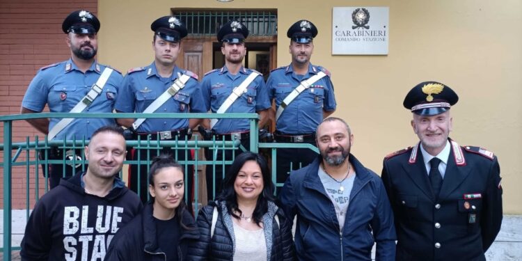Incontro fra carabinieri e Alessio Tassi salvato dall'alluvione