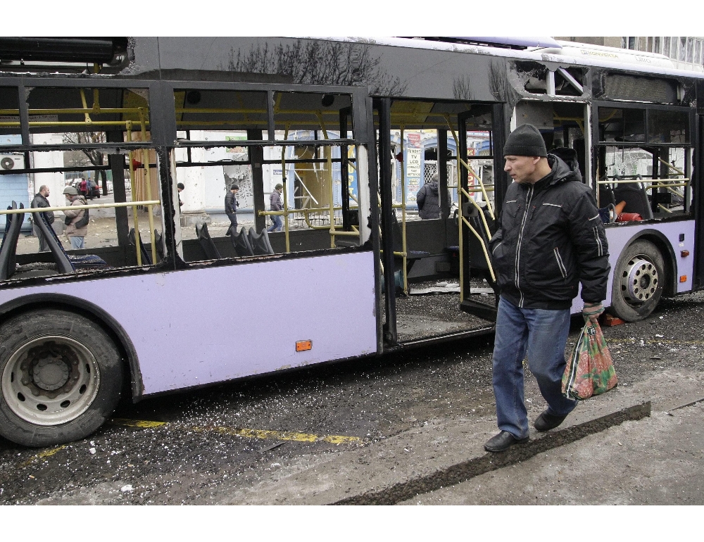Filorussi, obice ucraino su fermata bus a Donetsk, 2 morti