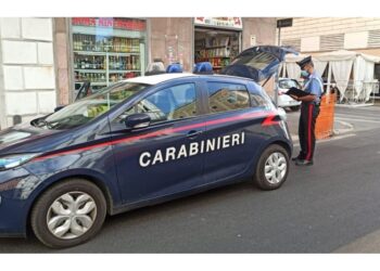Carabinieri impediscono fuga all'estero. Uomo picchiava donna