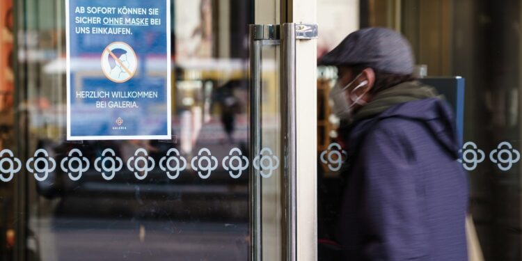 Assassinò 20enne in stazione benzina dopo lite sulla mascherina