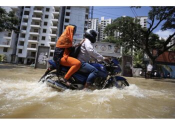 L'acqua ha sommerso vaste aree della capitale dell'informatica