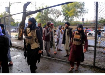 Circa 25 afghane manifestavano davanti all'ambasciata dell'Iran