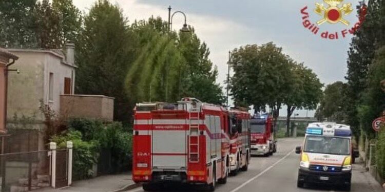 Sul posto i vigili del fuoco