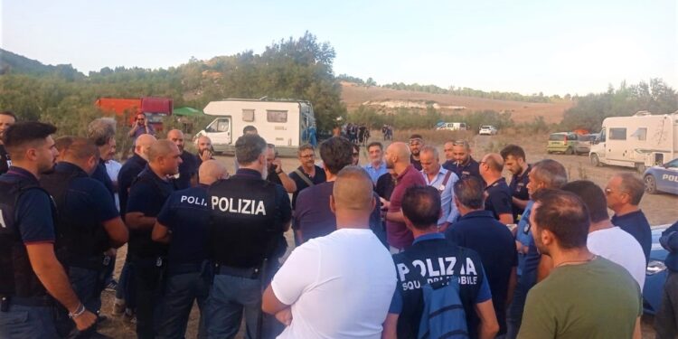 Organizzato nella zona di Mazzarino con tam tam sui social