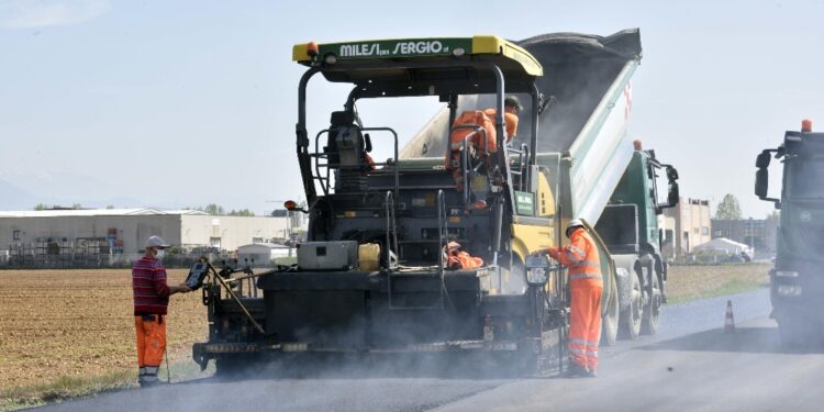 Blitz a Marcianise. Denunciati sette lavoratori