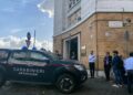 Sul posto sono presenti gli artificieri dei carabinieri