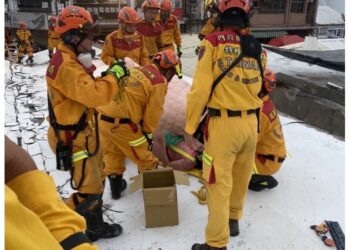 600 persone bloccate sulle montagne di Chike e Liushishi