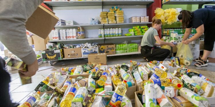 Mancano acqua e beni di prima necessità