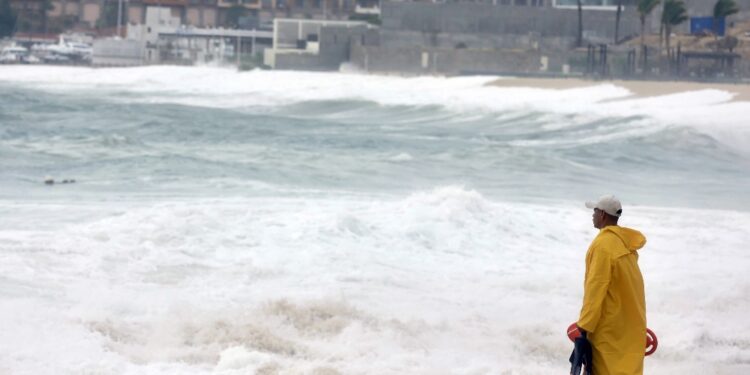 Nell'Oceano Pacifico parallelamente alla Baja California Sur