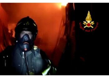 Rogo spento da vigili fuoco si stava dirigendo verso una casa