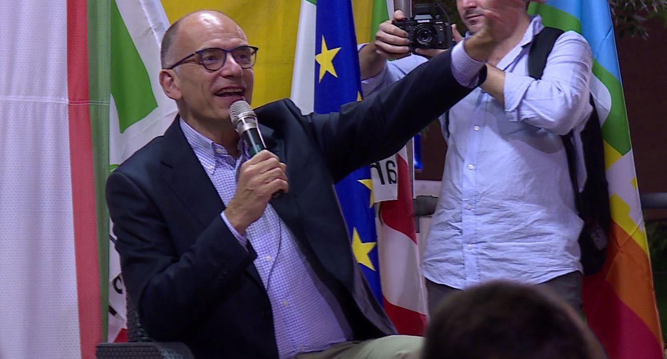 Elezioni, il segretario del Pd Enrico Letta ospite dei dem a Cantù