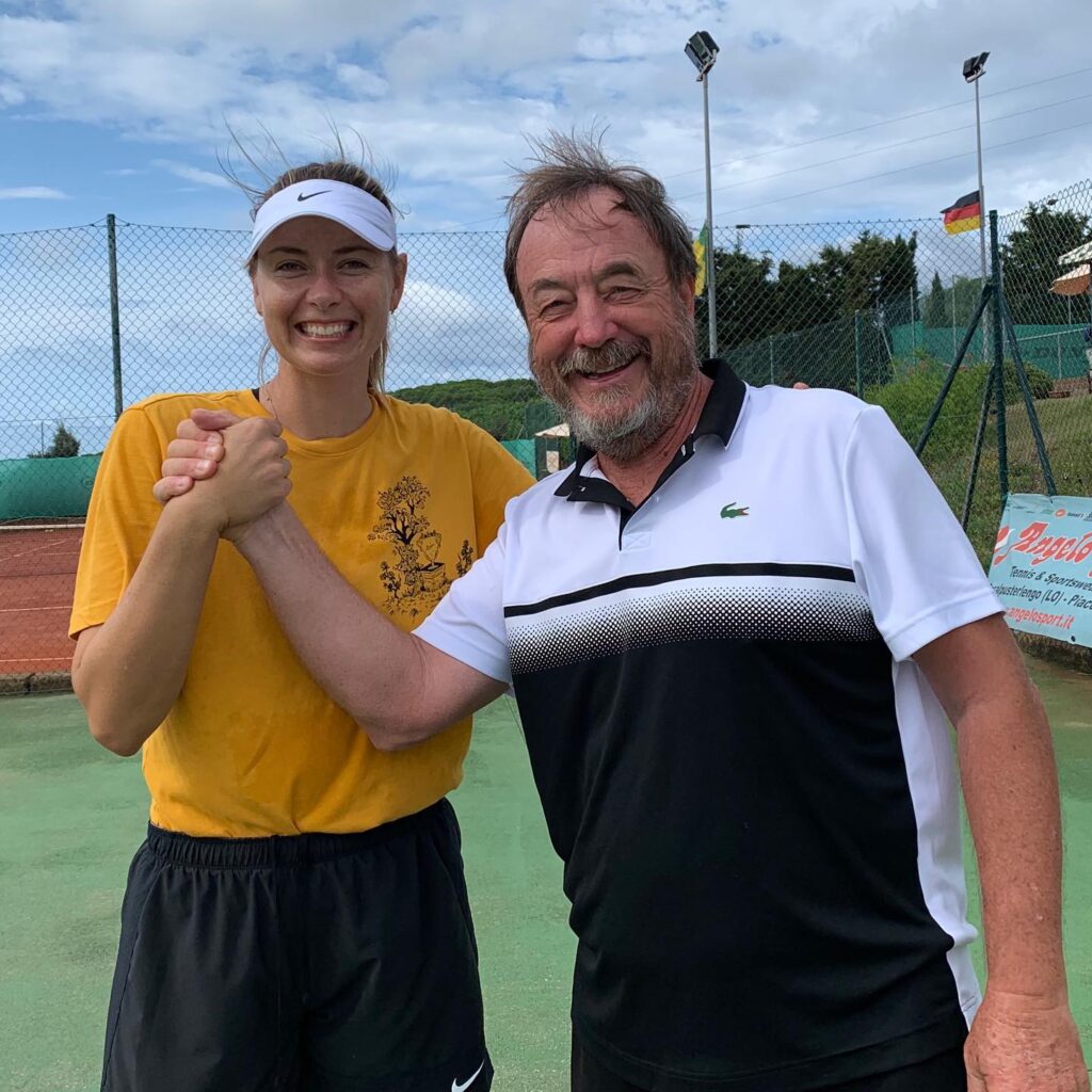 Maria Sharapova e Riccardo Piatti all'Elba nel 2019