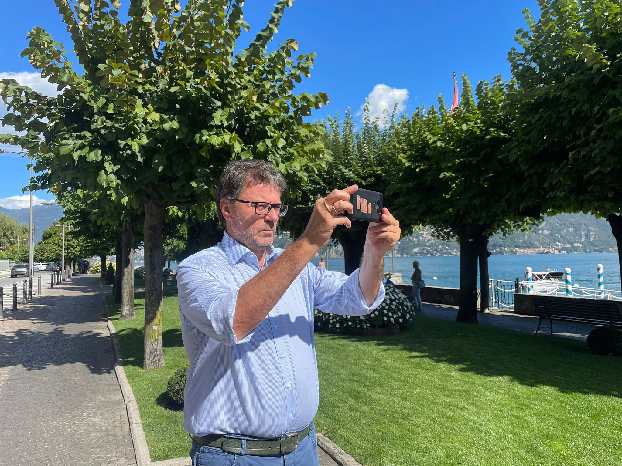 Tour comasco per il ministro Giorgetti: “Ammodernare la navigazione sul Lago grazie al Pnrr”