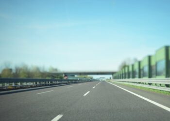 Crisi energetica, risparmiare anche sul traffico stradale