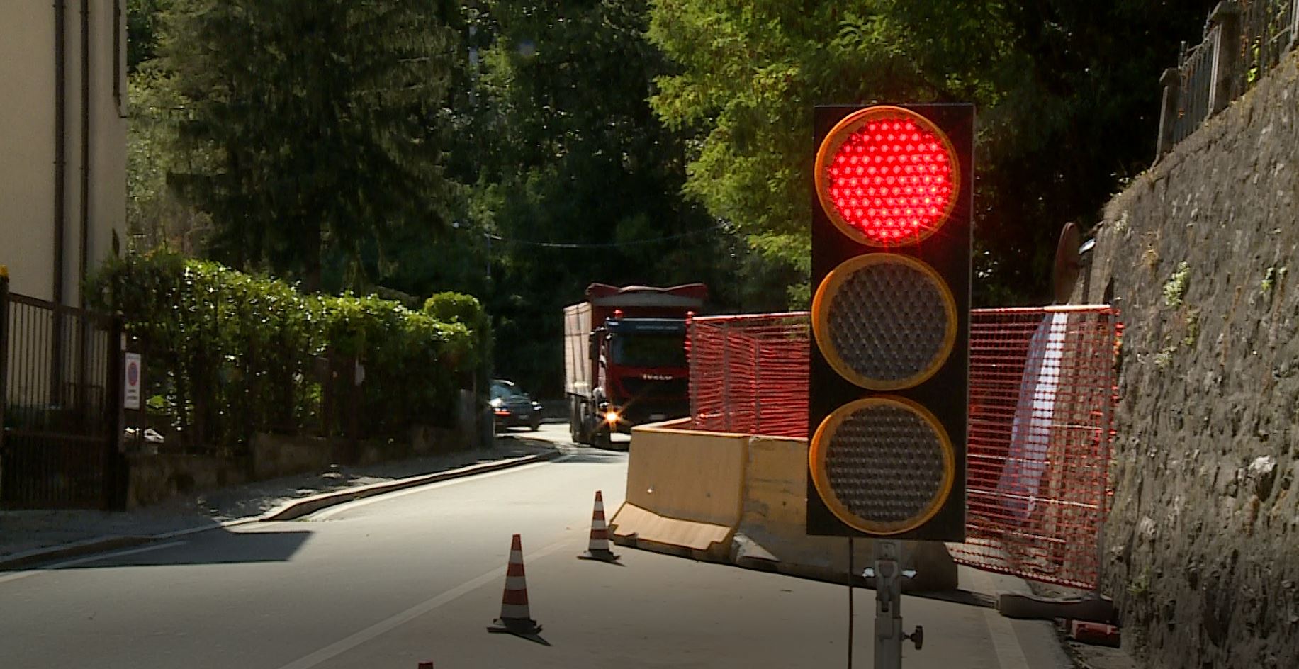 Via per San Fermo a Como chiude al traffico: le fasce orarie