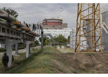 Colpita da bombardamenti ieri. In funzione generatori diesel