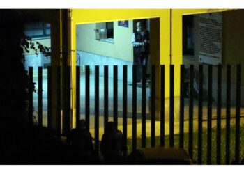 Durante l'irruzione in caserma