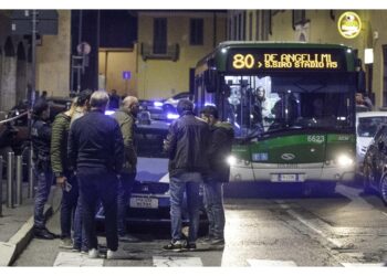 Sparati cinque colpi pistola sotto la sua casa