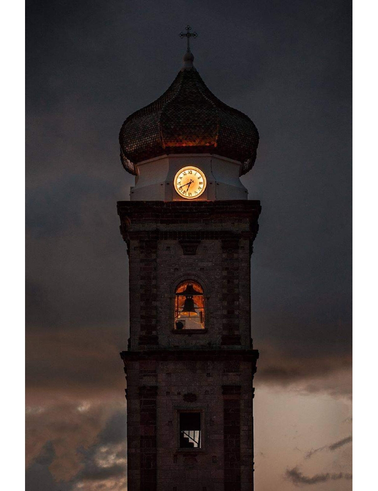 Caro bollette: parroco spegne luci campanile in Sardegna