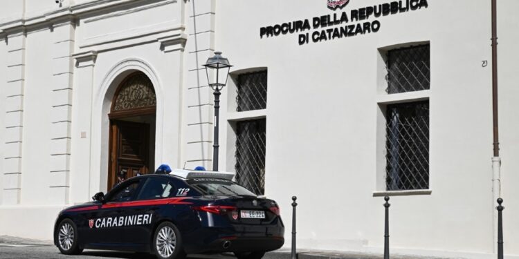 Operazione dei Cc nel catanzarese. Sequestrati anche 3 immobili