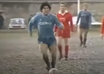 Nel 1985 la partita di beneficenza nel fango ad Acerra