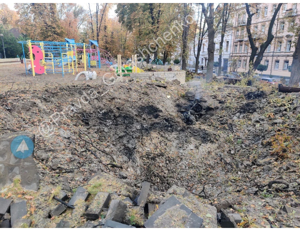 Kiev, missile vicino monumento Grushevsky