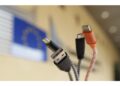 Entro il 2024 per i device portatili e il 2026 per i laptop