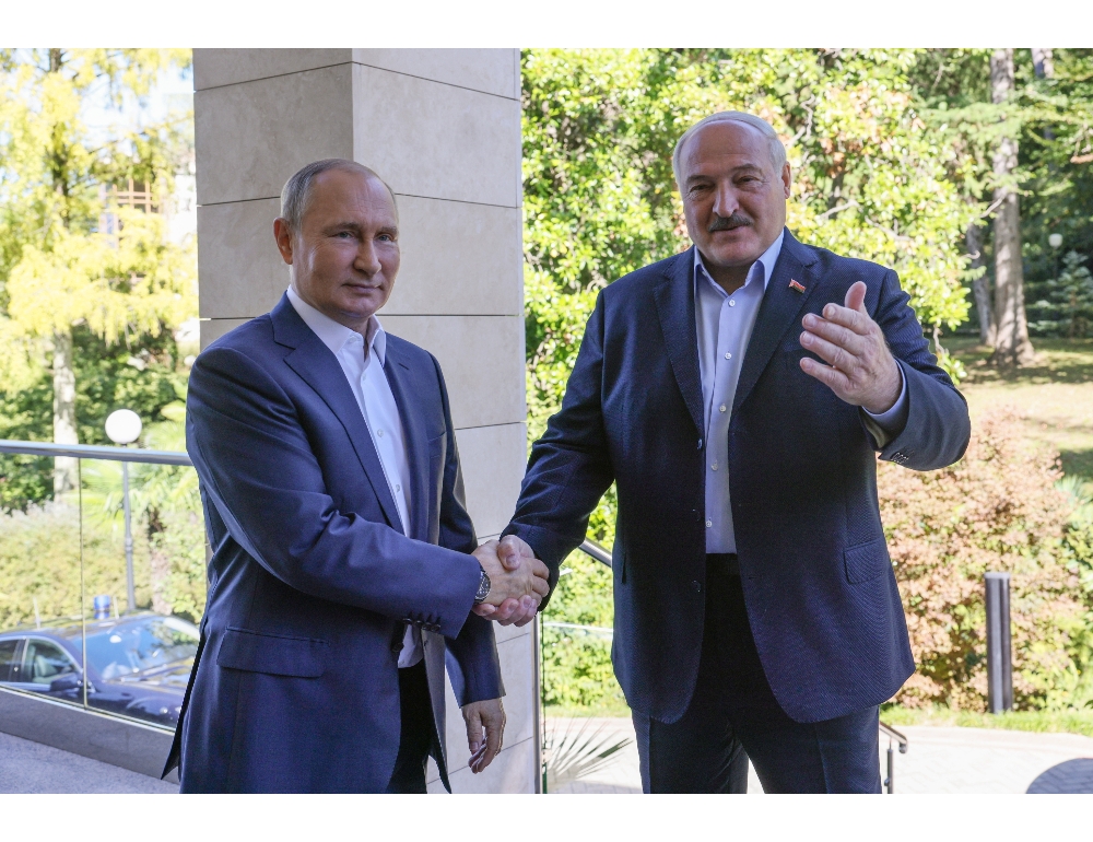 Lukashenko annuncia truppe comuni insieme alla Russia